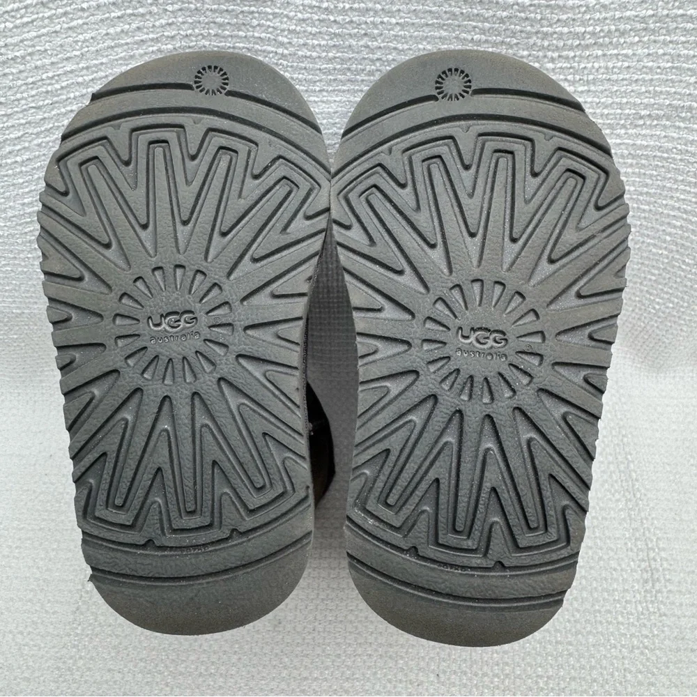 UGG Kids' Classic II Charcoal Suede Boots,Heart & S Detail, Infant sz 7
